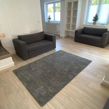 Simple & Functional Basement Stay With Private Bath *