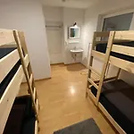 Apartmán Simple & Functional Basement Stay With Private Bath *