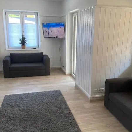 Apartmán Simple & Functional Basement Stay With Private Bath