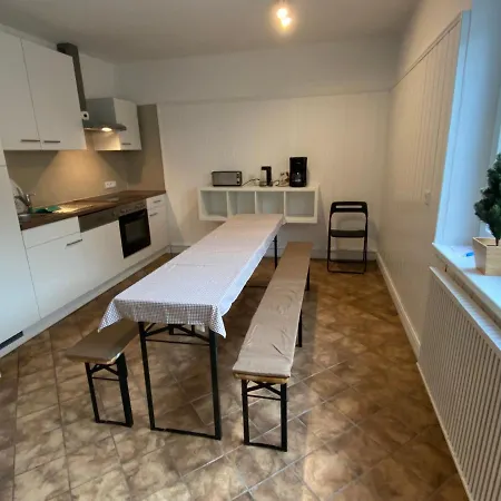 Apartmán Simple & Functional Basement Stay With Private Bath *